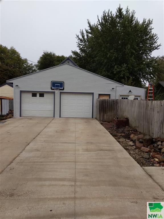 Iowa Realty Cherokee, Holstein, Storm Lake, Aurelia