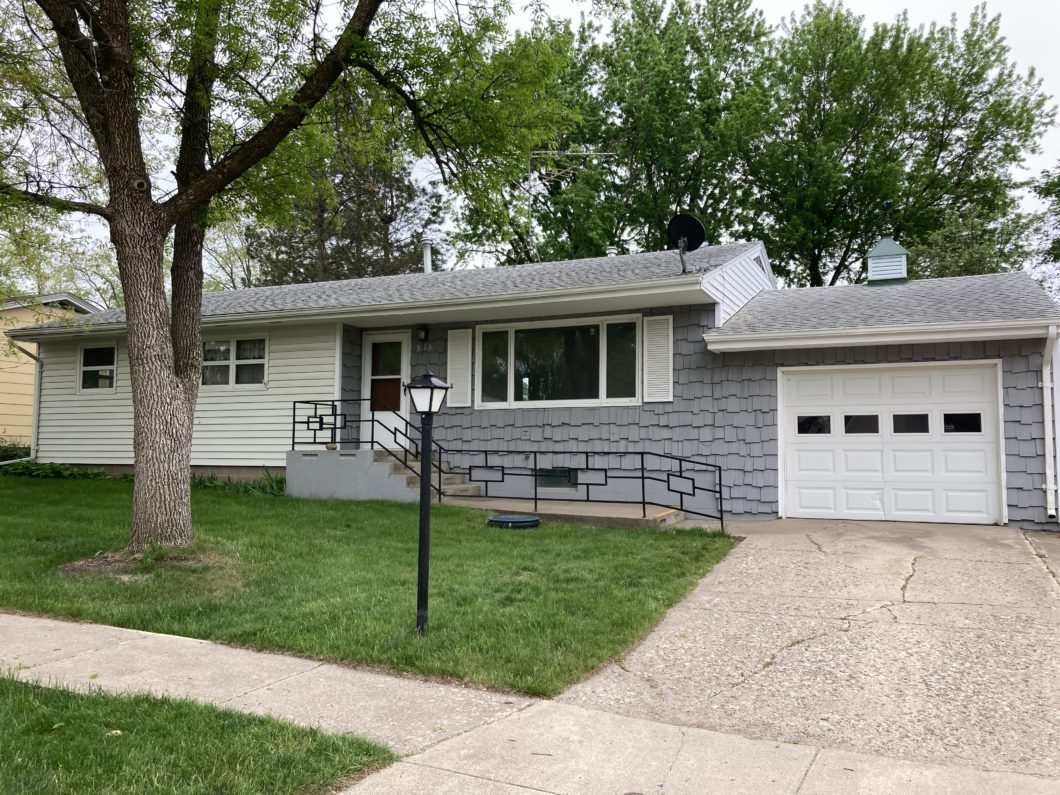 Iowa Realty Cherokee, Holstein, Storm Lake, Aurelia